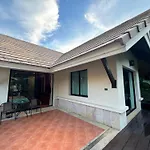 Hollywood Pool Villa City Center
