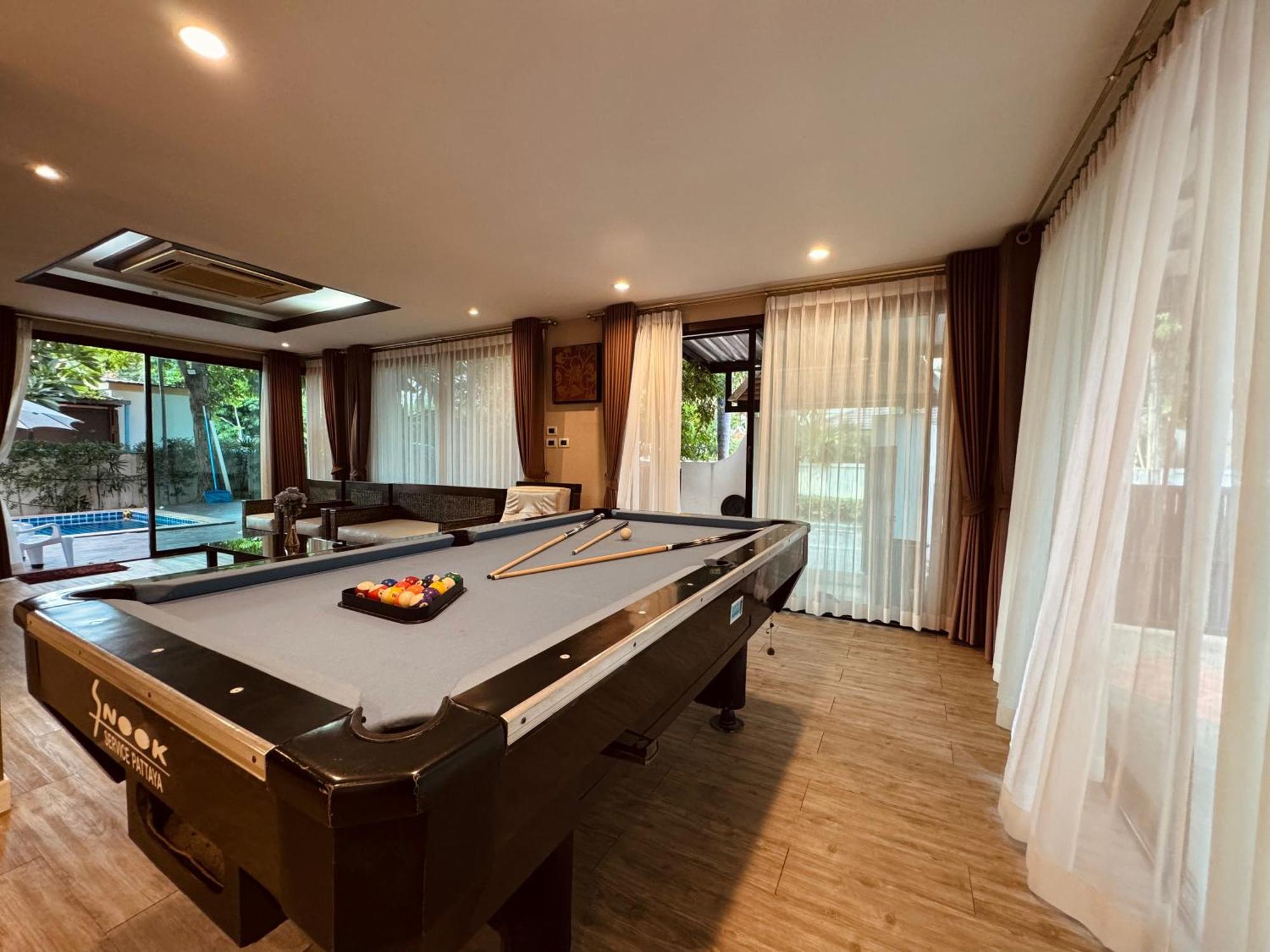 Hollywood Pool Center
